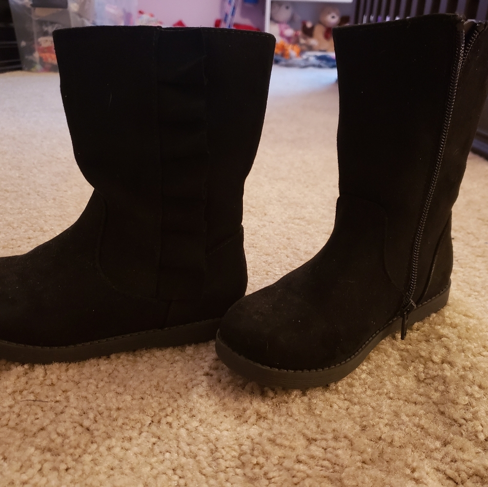 Black ruffle boots